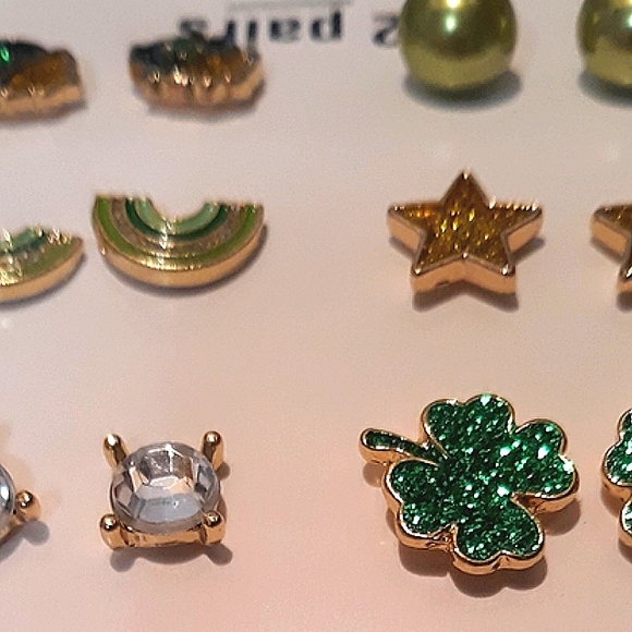 Add On Item- for 1 Pr Stud Earrings.Must Bundle 2 reg price items to get deal - Picture 4 of 10